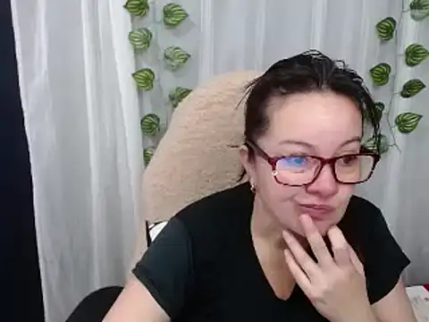 Sonialorens  online show from December 4, 2024, 12:58 pm