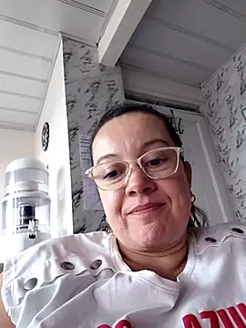 Sonialorens  online show from July 5, 2026, 10:28 pm