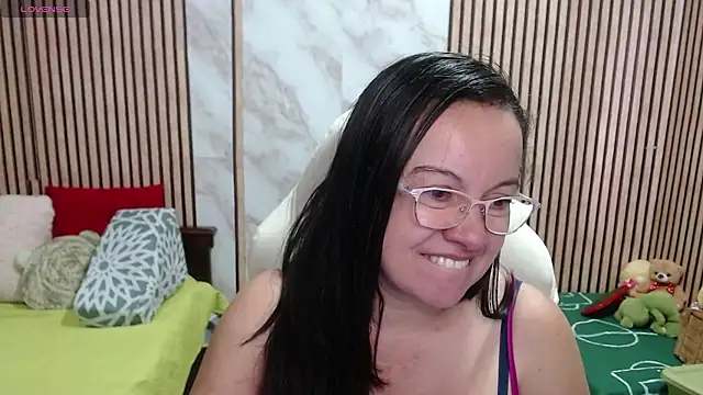 Sonialorens  online show from July 21, 2026, 8:00 pm
