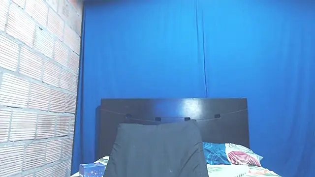 Snapshot of isabella_dirty69 chatting on December 18, 2024, 7:26 am isabella dirty69 online show from December 18, 2024, 7:26 am