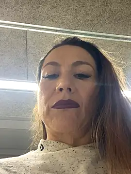 Snapshot of angelitasexy81 chatting on October 27, 2025, 4:44 pm angelitasexy81 online show from October 27, 2025, 4:44 pm