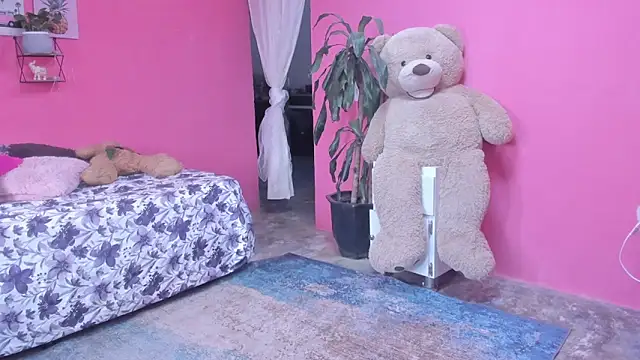 Snapshot of Emma_lean chatting on December 10, 2024, 12:27 pm Emma lean online show from December 10, 2024, 12:27 pm