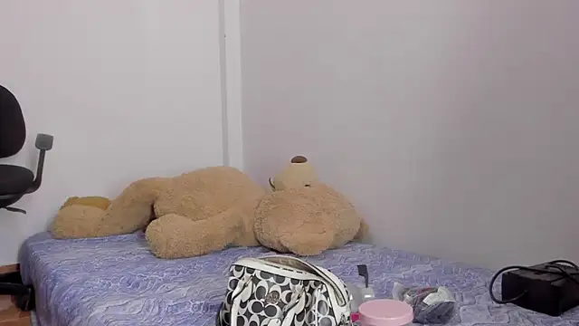 Snapshot of Emma_lean chatting on September 17, 2025, 11:12 am Emma lean online show from September 17, 2025, 11:12 am