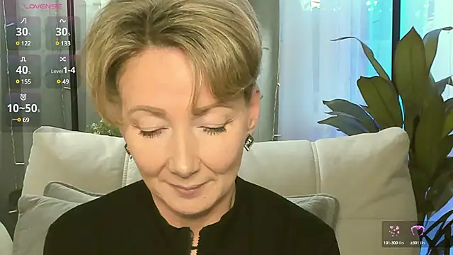 AkexandraFix online show from February 7, 2025, 1:01 pm