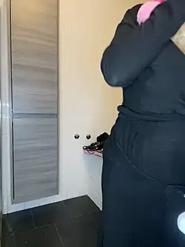 Snapshot of Lisavontease chatting on December 25, 2024, 3:17 pm Lisavontease online show from December 25, 2024, 3:17 pm