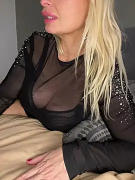 Snapshot of Lisavontease chatting on December 29, 2024, 1:02 am Lisavontease online show from December 29, 2024, 1:02 am