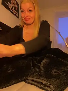 Snapshot of Lisavontease chatting on March 29, 2026, 6:08 pm Lisavontease online show from March 29, 2026, 6:08 pm