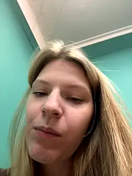 MaryHiggins online show from October 3, 2025, 12:24 pm