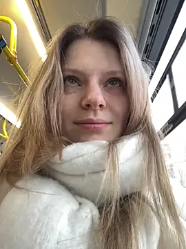 MaryHiggins online show from December 22, 2025, 11:40 am