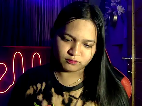 EmpressYna online show from November 4, 2025, 8:35 am