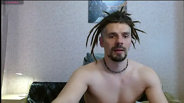 Snapshot of Aestheticguy101 chatting on May 11, 2026, 4:37 pm Aestheticguy101 online show from May 11, 2026, 4:37 pm