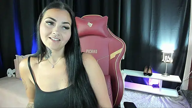 LauraColour online show from December 11, 2024, 12:23 pm