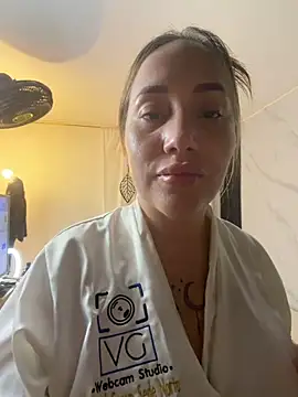 Snapshot of hotpawgmilf chatting on June 6, 2026, 3:00 am hotpawgmilf online show from June 6, 2026, 3:00 am