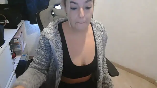 bekka   online show from December 1, 2025, 10:31 am