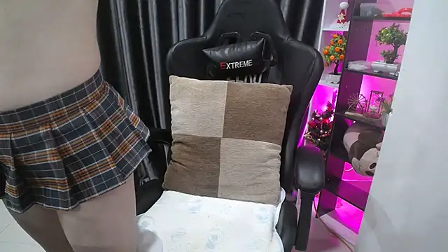 Yuki-yio online show from March 14, 2025, 1:27 am