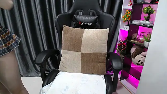 Yuki-yio online show from March 17, 2025, 1:24 am