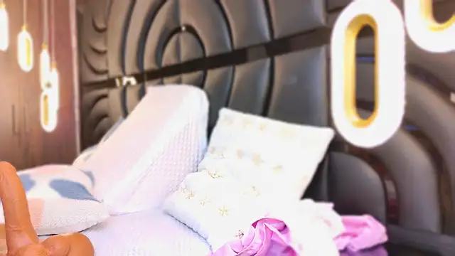 sarahgrey18 online show from March 11, 2025, 2:40 pm