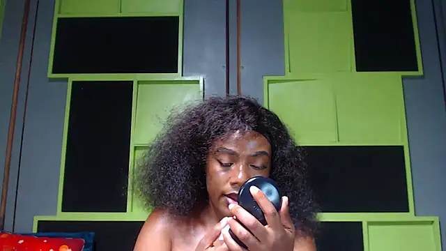 Snapshot of SexyAssDivaxxx chatting on February 13, 2025, 12:43 pm SexyAssDivaxxx online show from February 13, 2025, 12:43 pm