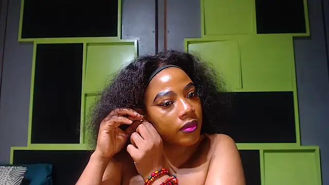 Snapshot of SexyAssDivaxxx chatting on September 13, 2025, 4:01 am SexyAssDivaxxx online show from September 13, 2025, 4:01 am