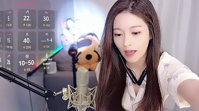 tw lala online show from November 6, 2025, 5:03 pm