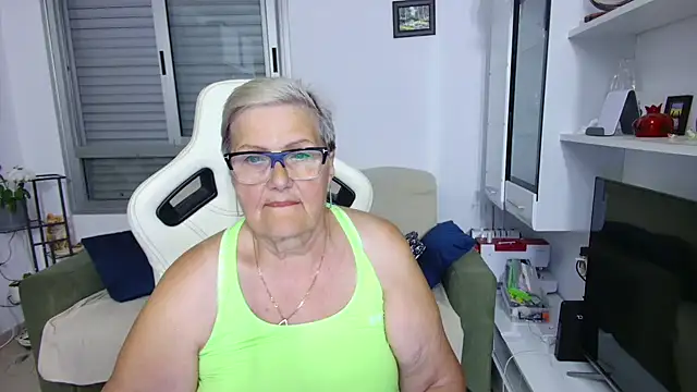 Snapshot of Selenna57 chatting on May 15, 2026, 9:55 pm Selenna57 online show from May 15, 2026, 9:55 pm