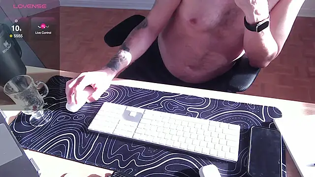 Snapshot of ttboy2000 chatting on February 4, 2025, 8:38 pm ttboy2000 online show from February 4, 2025, 8:38 pm