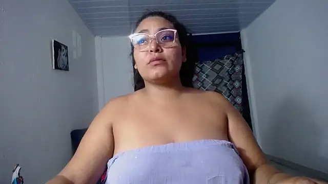 sirena 15 online show from September 19, 2025, 5:09 am