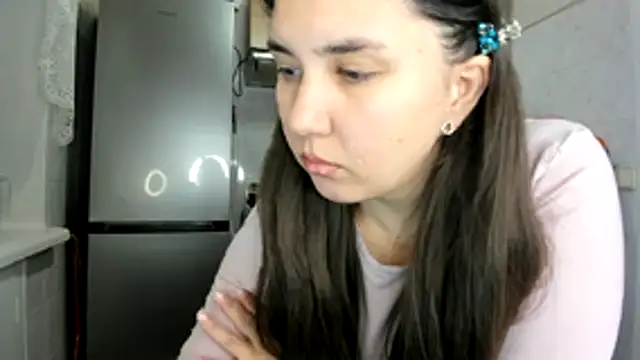 MiaMarrone online show from January 5, 2026, 6:44 pm