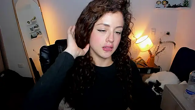 Cassandra Caiin online show from March 13, 2026, 2:18 am