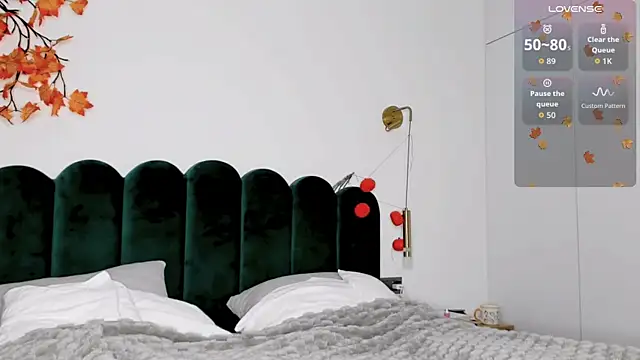 BondGirll online show from November 9, 2025, 7:28 am