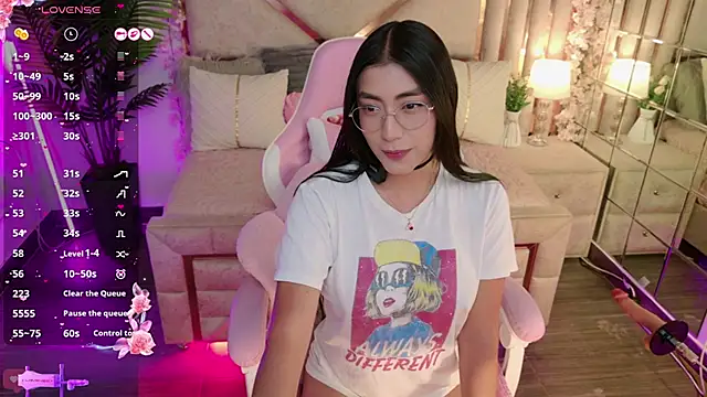 shanon- online show from October 3, 2025, 11:57 pm