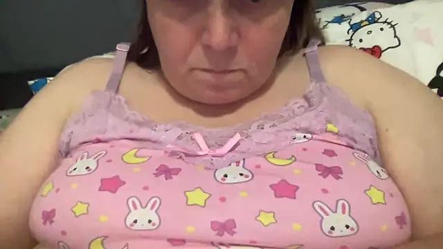 Snapshot of ParisNova chatting on April 26, 2026, 4:04 pm ParisNova online show from April 26, 2026, 4:04 pm