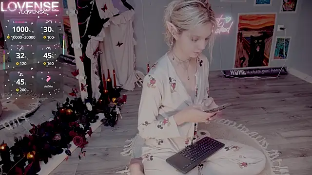 Careful i bite online show from November 13, 2025, 5:28 am