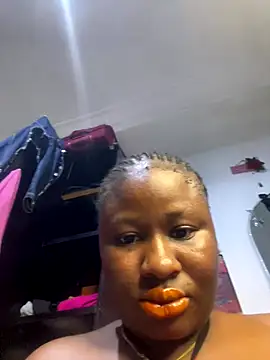 catty3232 online show from October 28, 2025, 6:21 pm