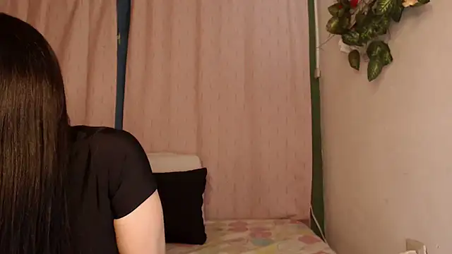 Estefani 32 online show from January 17, 2026, 10:42 am