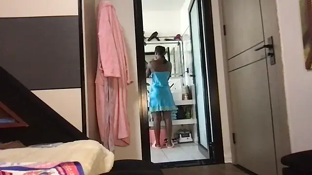 choco petite online show from March 11, 2026, 4:07 am