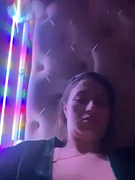 Flossy Vettie online show from November 6, 2025, 7:04 pm