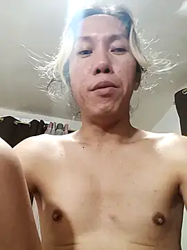 Snapshot of cute_boytoy0221 chatting on January 22, 2025, 8:18 am cute boytoy0221 online show from January 22, 2025, 8:18 am