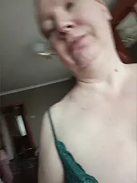GoddessLara online show from May 13, 2026, 1:25 am