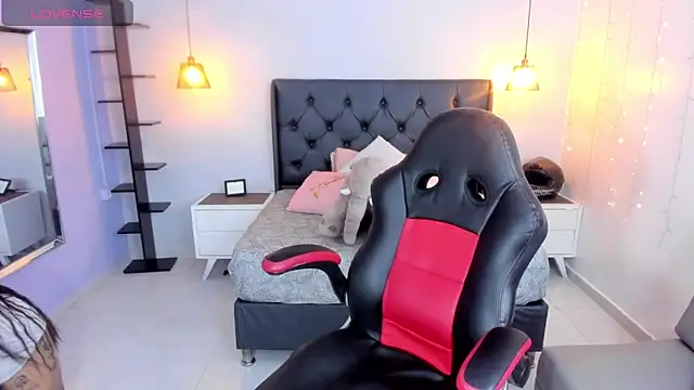 AMELIELEONE online show from January 9, 2025, 12:19 pm