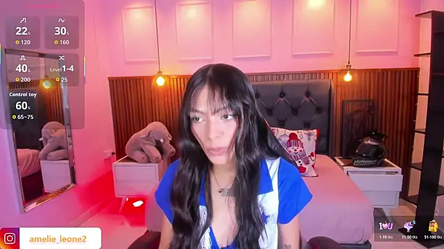 AMELIELEONE online show from November 15, 2025, 12:34 pm