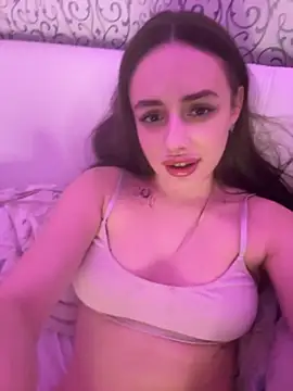 Lisaaan online show from October 13, 2025, 2:50 pm