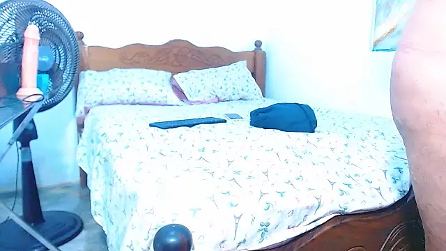 cositarrica xxx online show from December 16, 2025, 1:27 pm