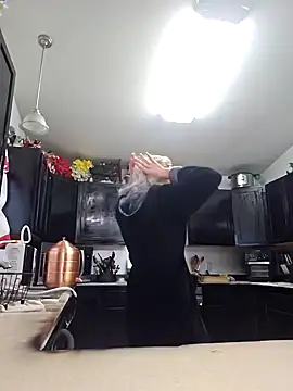 Snapshot of ScarletCallings420 chatting on December 20, 2024, 9:28 pm ScarletCallings420 online show from December 20, 2024, 9:28 pm