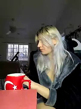 Snapshot of ScarletCallings420 chatting on January 24, 2025, 6:56 pm ScarletCallings420 online show from January 24, 2025, 6:56 pm