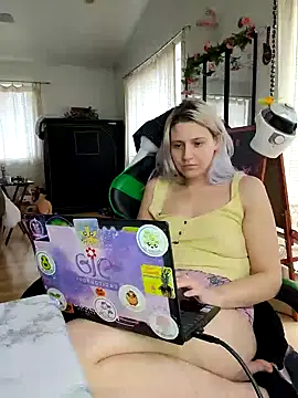 Snapshot of ScarletCallings420 chatting on January 24, 2025, 9:58 pm ScarletCallings420 online show from January 24, 2025, 9:58 pm