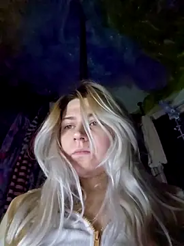 Snapshot of ScarletCallings420 chatting on February 14, 2025, 4:41 pm ScarletCallings420 online show from February 14, 2025, 4:41 pm