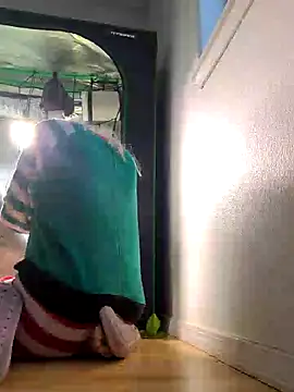 Snapshot of ScarletCallings420 chatting on February 25, 2025, 5:47 pm ScarletCallings420 online show from February 25, 2025, 5:47 pm