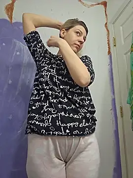 Snapshot of ScarletCallings420 chatting on February 28, 2025, 3:04 pm ScarletCallings420 online show from February 28, 2025, 3:04 pm