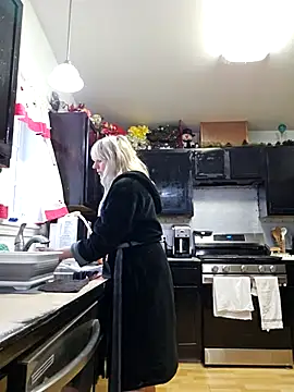 Snapshot of ScarletCallings420 chatting on November 6, 2025, 7:04 pm ScarletCallings420 online show from November 6, 2025, 7:04 pm